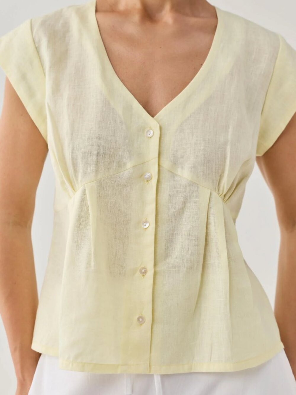 Reistor Off-White/Cream Linen Deep V-Neck Blouse (Size XS)
